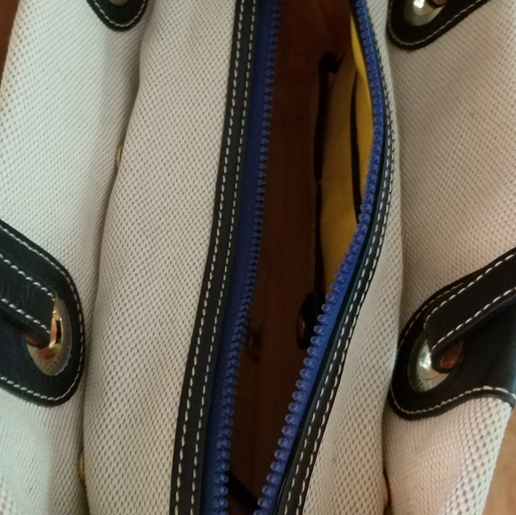 Dooney & Bourke Large Canvass Bag - Picture 8 of 8